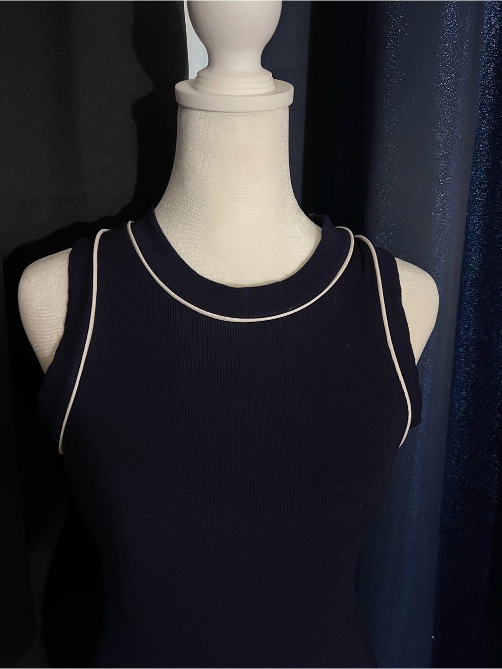 Tahari Navy Ribbed Sleeveless Knit Top with White Contrast Trim – Size Medium - Picture 2 of 6